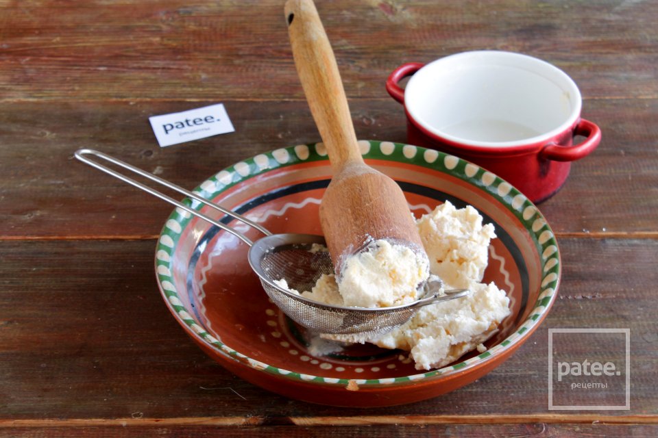 Сырники с манной крупой и яблоком - Шаг 2