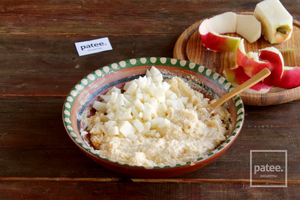 Сырники с манной крупой и яблоком - Шаг 6