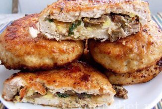 Зразы из куриной грудки с грибами и яйцами