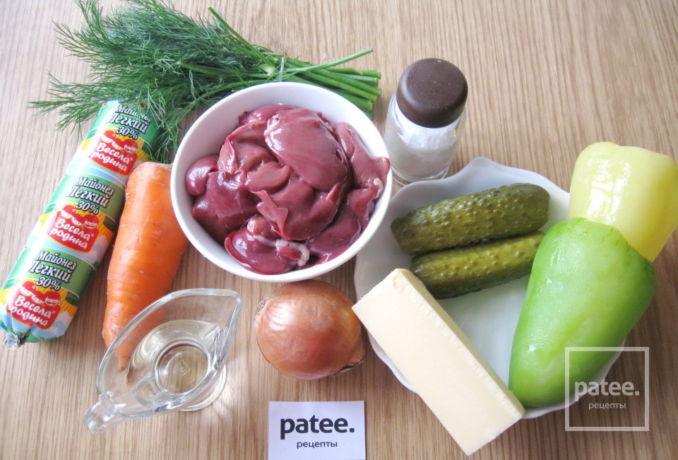 Новогодний салат с куриной печенью "Шарик на елку" - Шаг 1