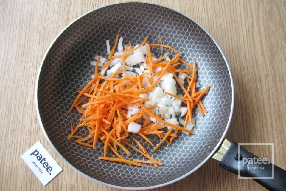 Новогодний салат с куриной печенью "Шарик на елку" - Шаг 4