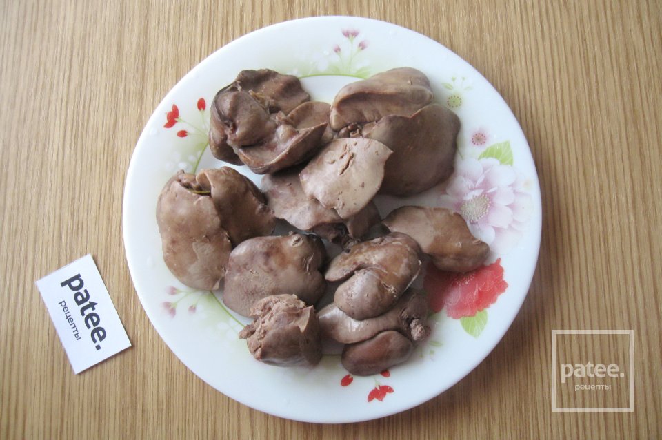 Новогодний салат с куриной печенью "Шарик на елку" - Шаг 7