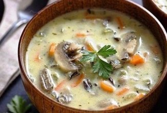 Сливочный суп с рисом и грибами