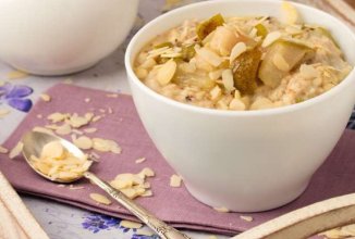 овсяная каша с мёдом и грушей