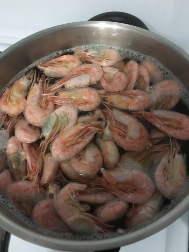 Паста с креветками, беконом, шпинатом и томатами черри - Шаг 2