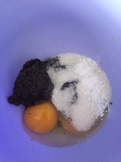 Маковые оладьи на кефире - Шаг 1