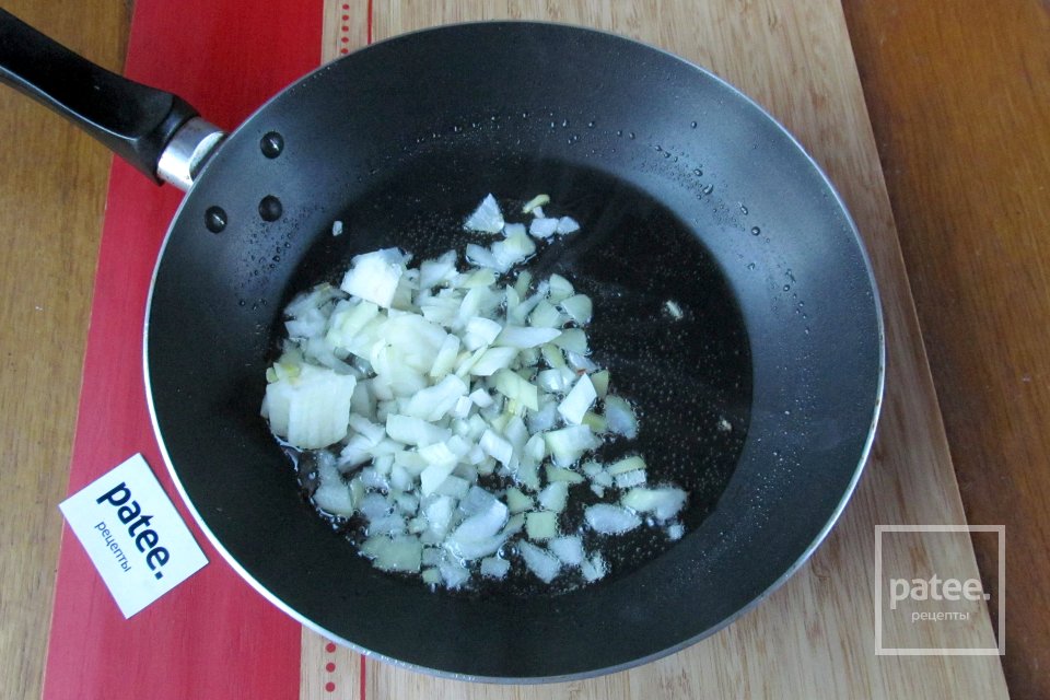 Лапша удон с фаршем, грибами и овощами - Шаг 2