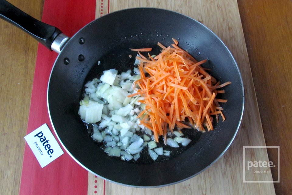 Лапша удон с фаршем, грибами и овощами - Шаг 3