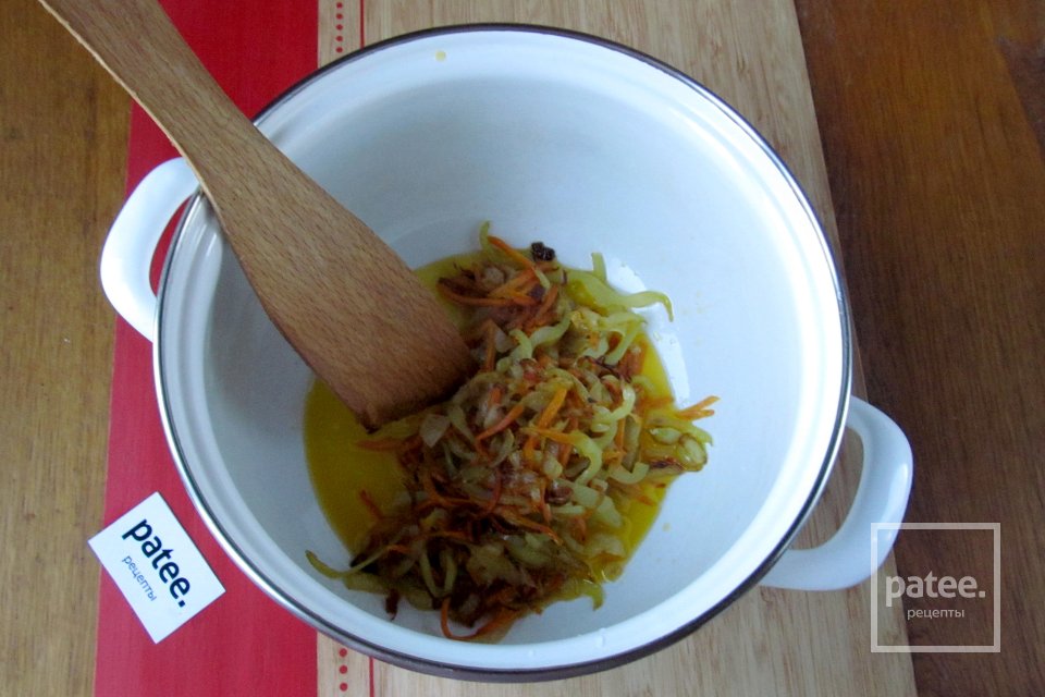 Лапша удон с фаршем, грибами и овощами - Шаг 6