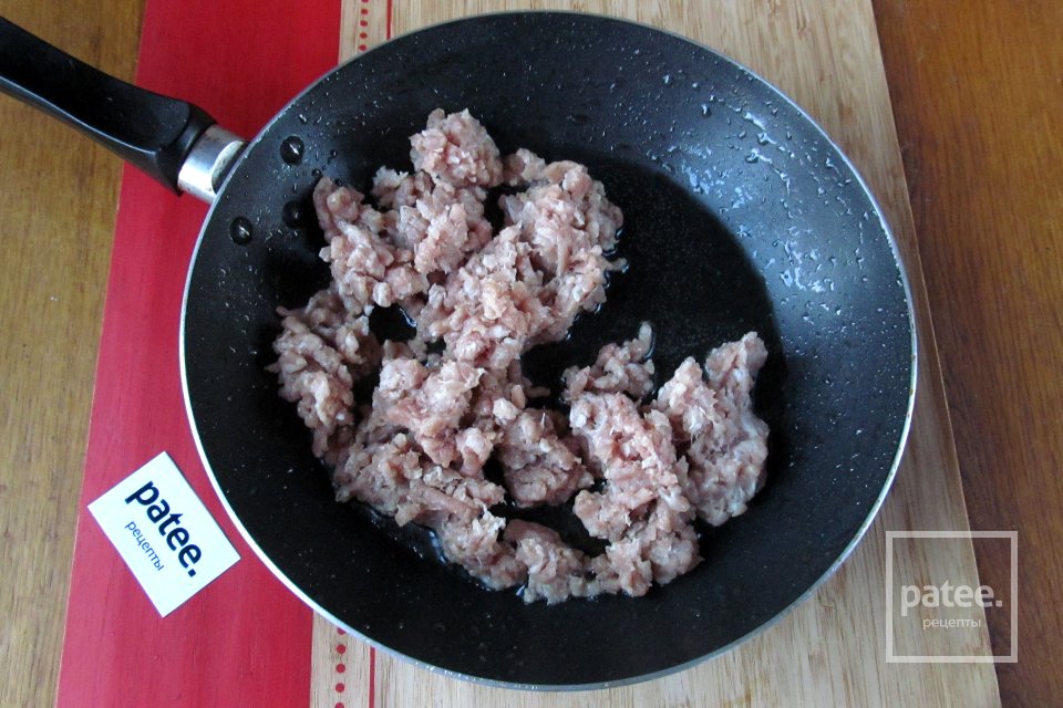 Лапша удон с фаршем, грибами и овощами - Шаг 11