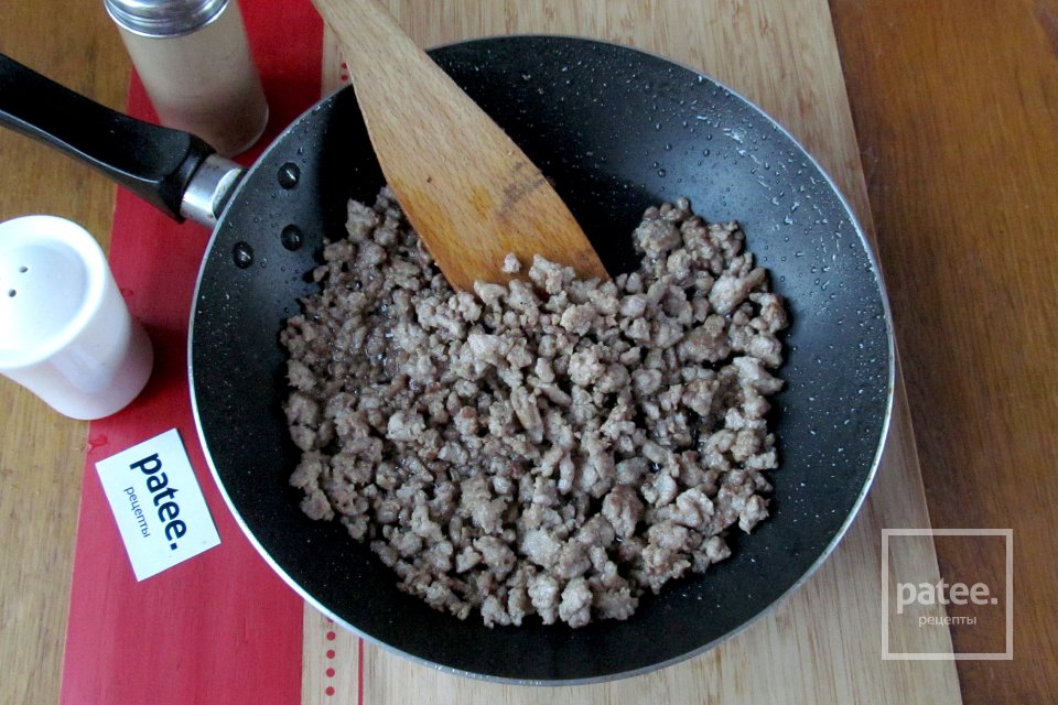 Лапша удон с фаршем, грибами и овощами - Шаг 12