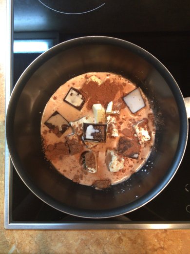 Шокомаффины с кусочками шоколада - Шаг 1