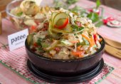 Салат из квашеной капусты