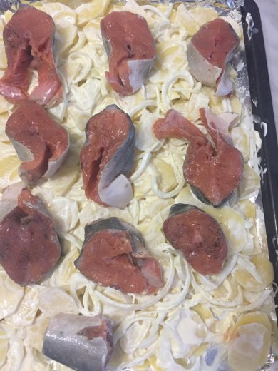 Горбуша с овощами в духовке - Шаг 8