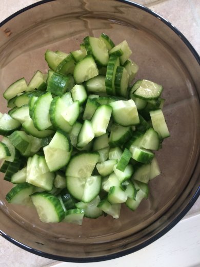 Быстрый лёгкий и вкусный салат ☺️ - Шаг 1