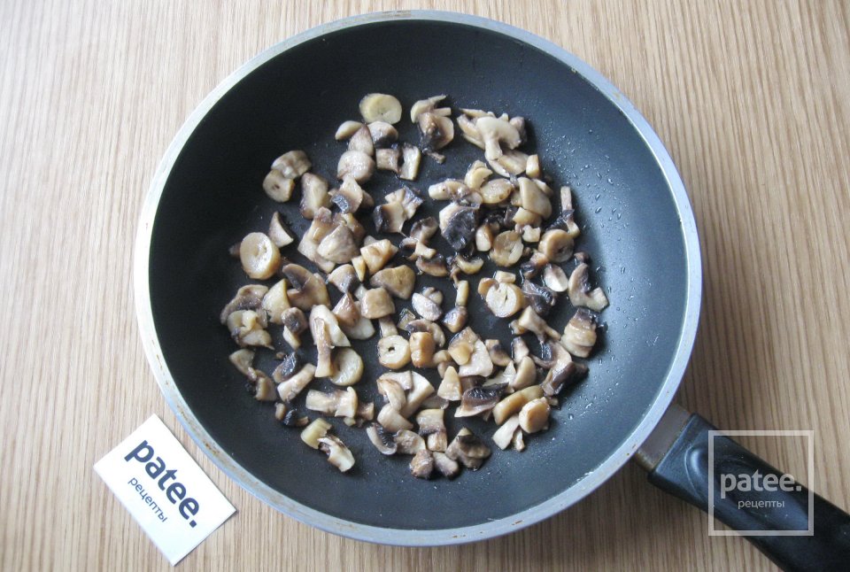 Куриные отбивные с грибами в кляре - Шаг 4