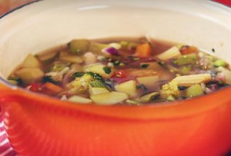 Классический суп Минестроне.