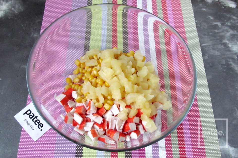 Салат крабовый с ананасом - Шаг 6
