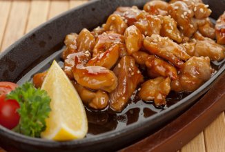 Грудка запеченная в духовке с мёдом и соевым соусом