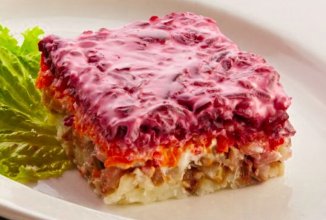 Диетический салат: сельдь под шубой