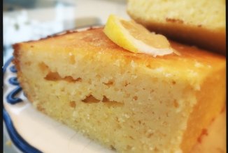 Влажный лимонный манник)