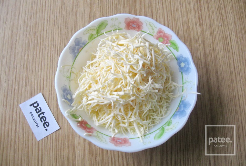 Салат с копченой курицей и сырными шариками - Шаг 12