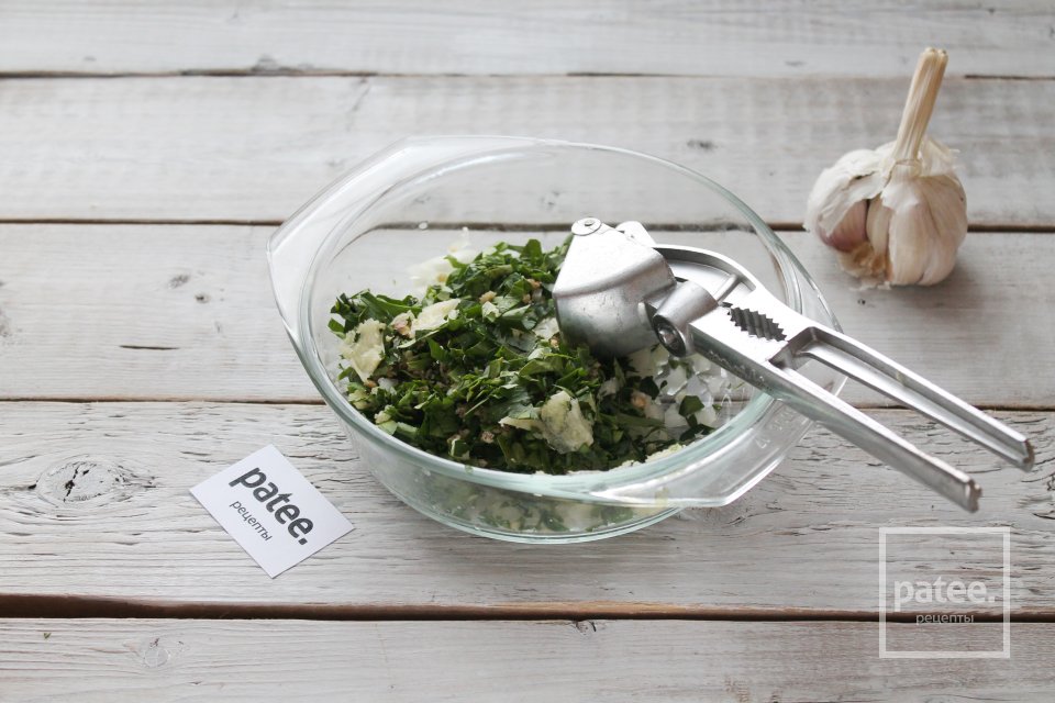 Рулетики из баклажанов по-грузински - Шаг 7