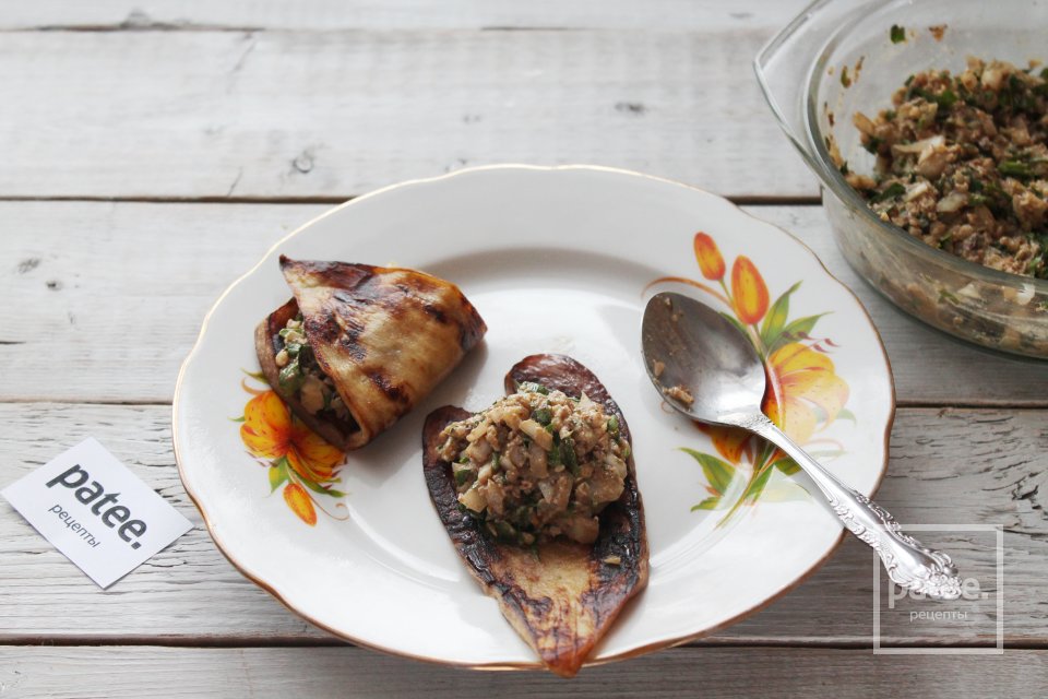 Рулетики из баклажанов по-грузински - Шаг 15