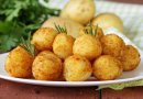 Картофельные шарики с сыром.