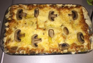 Лазанья с фаршем и сливочно грибным соусом
