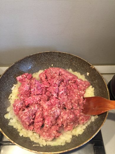 Лазанья с фаршем и сливочно грибным соусом - Шаг 1