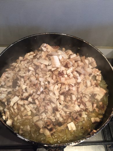 Лазанья с фаршем и сливочно грибным соусом - Шаг 2