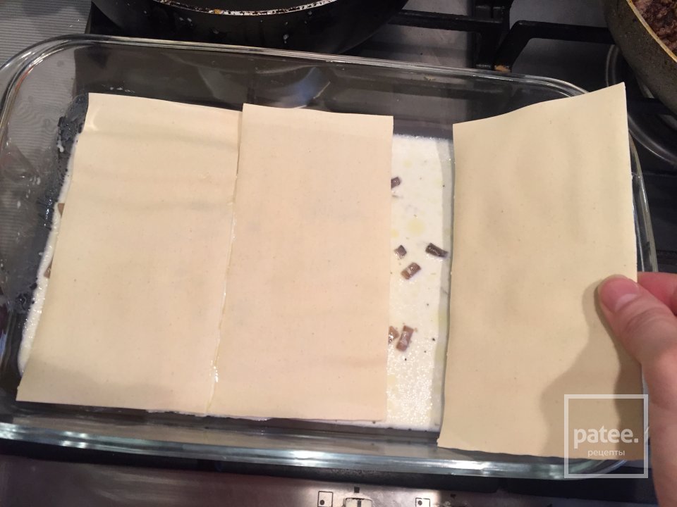 Лазанья с фаршем и сливочно грибным соусом - Шаг 4