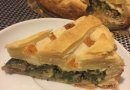 Пирог с шпинатом и курочкой