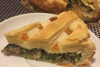 Пирог с шпинатом и курочкой