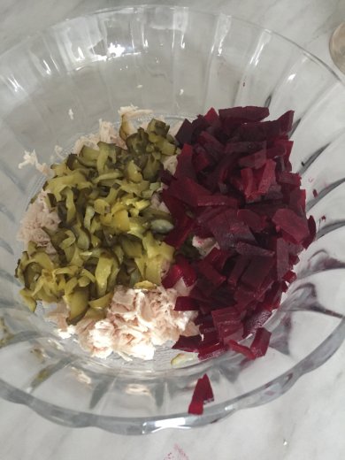 Салат деревенский со свеклой - Шаг 5