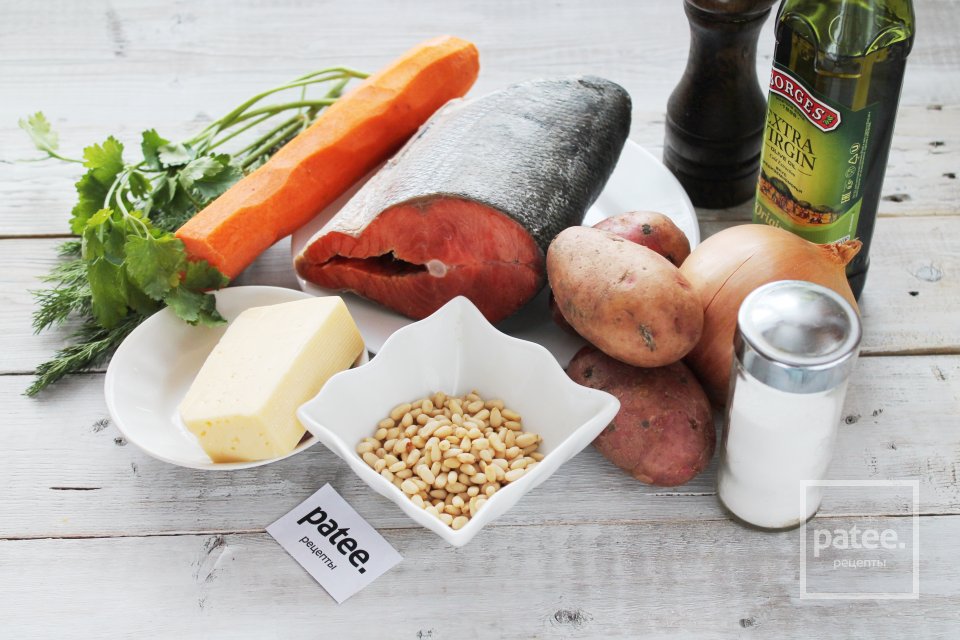 Сырный суп с лососем и кедровыми орешками - Шаг 1