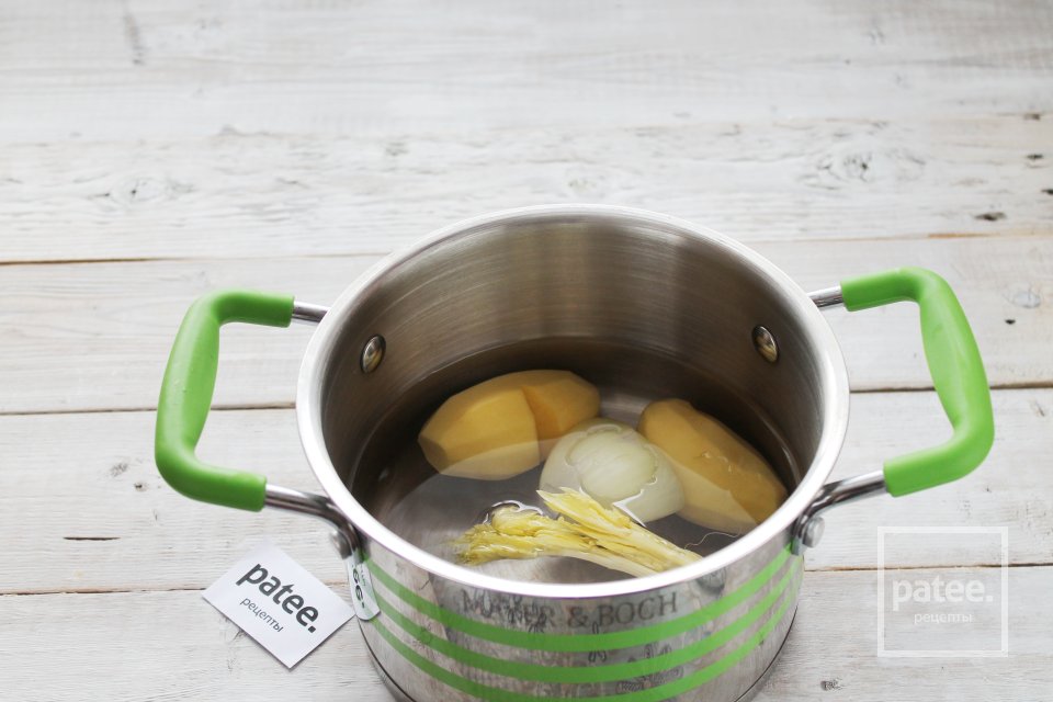 Сырный суп с лососем и кедровыми орешками - Шаг 3