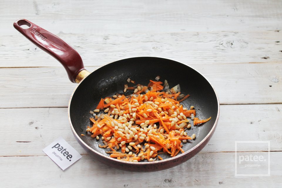 Сырный суп с лососем и кедровыми орешками - Шаг 8