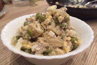 Салат с печенью минтая