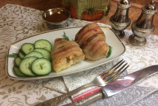 Грудка куриная с сыром в беконе.