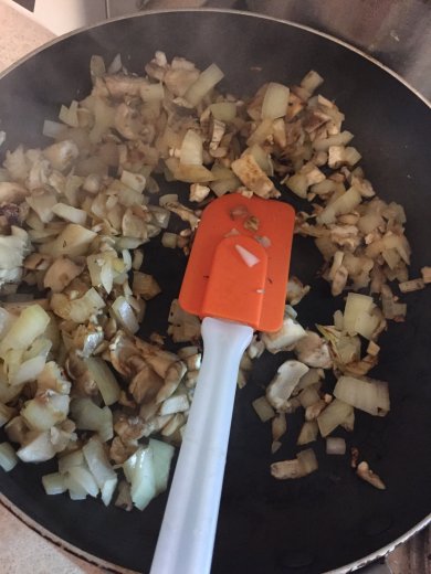 ПП Грибные шляпки , фаршированные курочкой . - Шаг 2