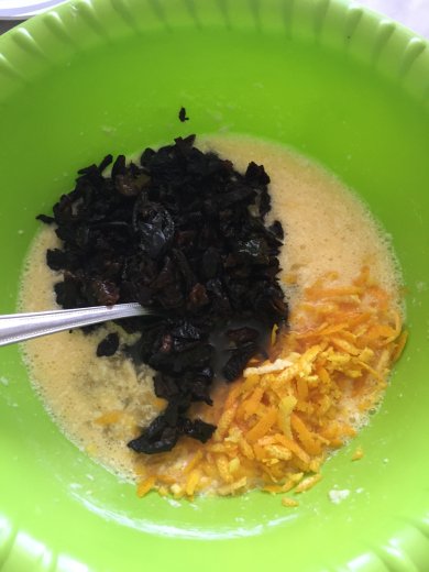 Апельсиновый пирог с черносливом - Шаг 6