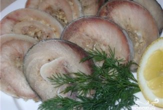 Замороженный рулет из скумбрии