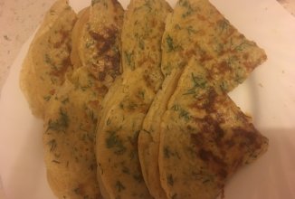 Ржаные блинчики с сыром и укропом)