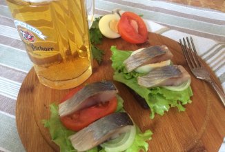 Сельдь  солёная в горчичном маринаде.