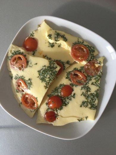 Омлет с помидорами