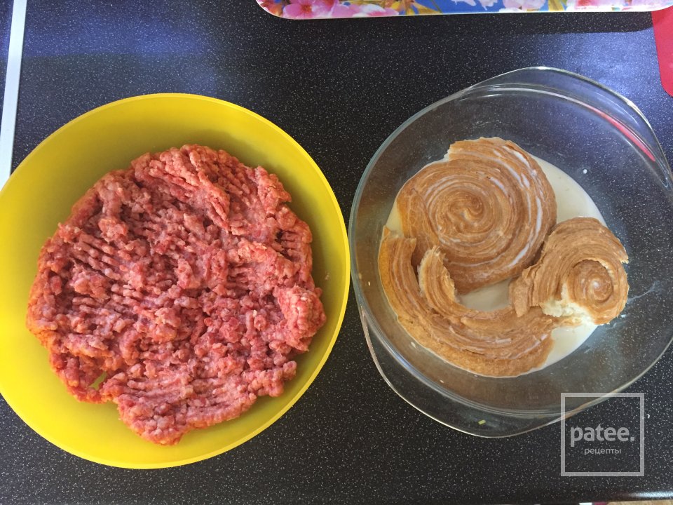 Ежики в томатно-сметанном соусе - Шаг 2