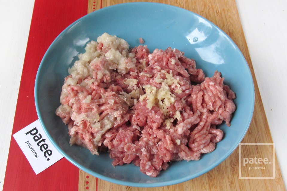 Мясные гнёзда с сыром и перепелиными яйцами - Шаг 4