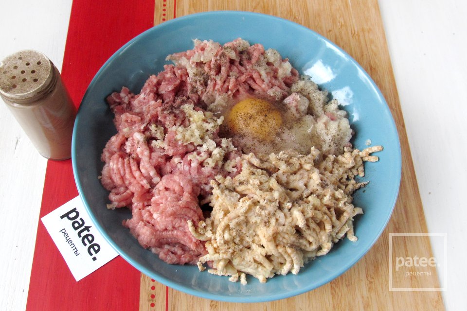 Мясные гнёзда с сыром и перепелиными яйцами - Шаг 8